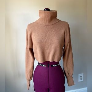 Cropped knit turtle neck sweater